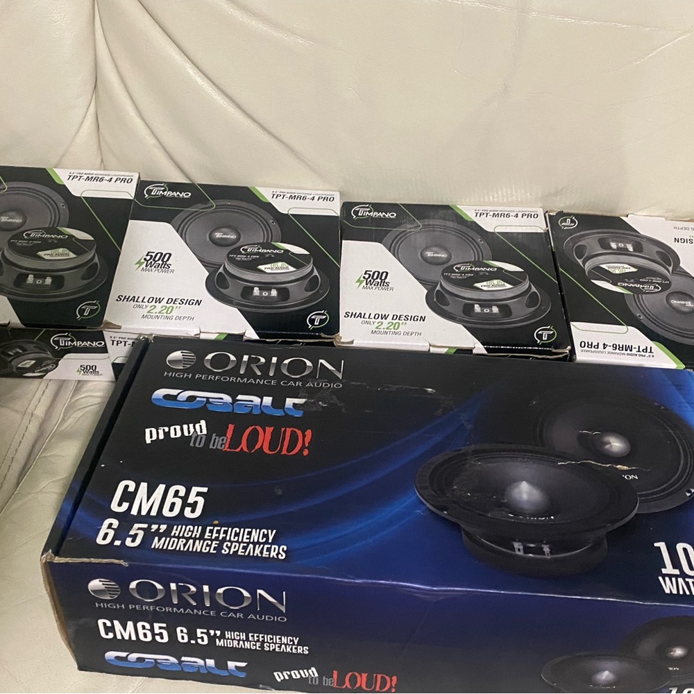 Subwoofer and 6.5 midrange speakers